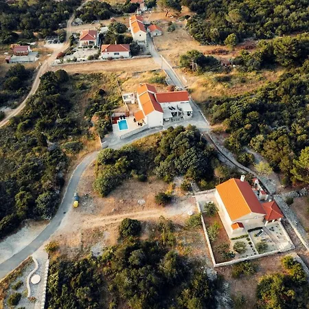 Sakarun Πανσιόν 3*