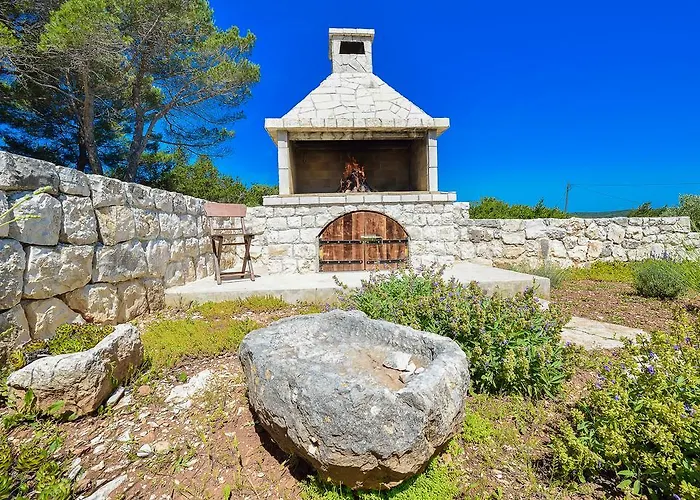 Πανσιόν Sakarun