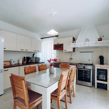 Gostinjska kuća Sakarun