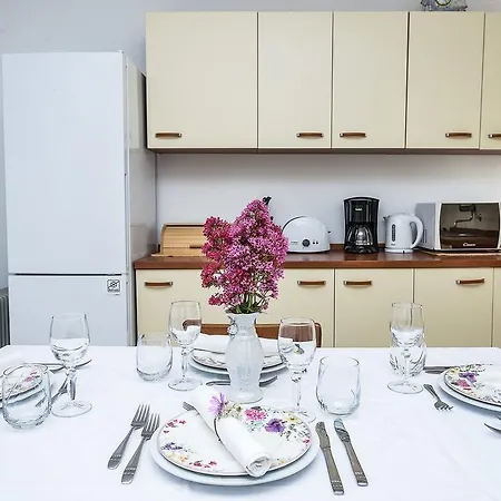 Gostinjska kuća Sakarun 3*